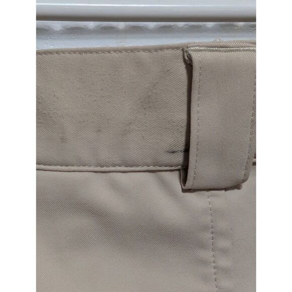 Under Armour Men's Khaki Tan Solid Polyester Mid-Rise Shorts Size 34 - Picture 7 of 7